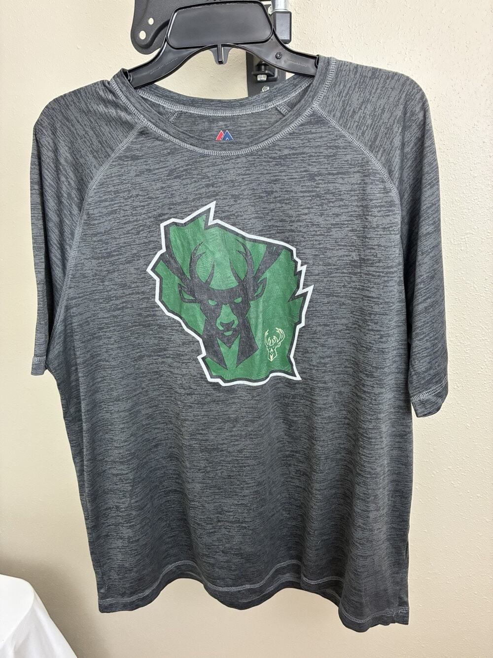 Milwaukee Bucks — Majestic Polyester T-Shirt — Size Men’s X Large